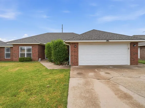 1804 Cougar Cir, Altus, OK 73521