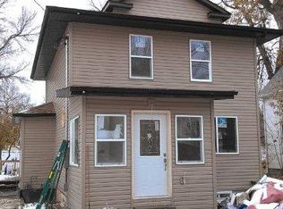 124 6th St SE, Minot, ND 58701