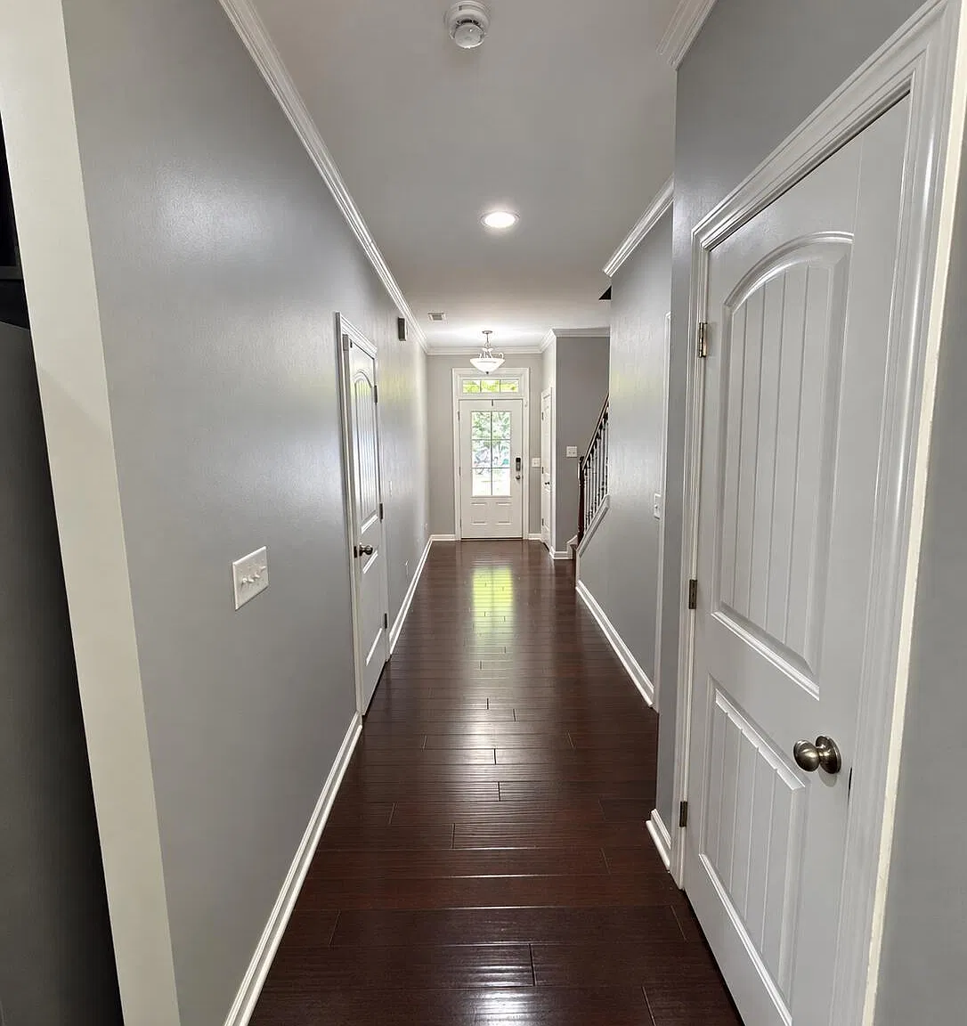 3 bed, 3.5 bath, 2717 sqft, $2,300 — Photo 4
