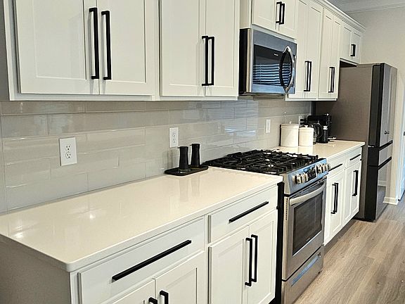 4th image of 3871 Clarington Dr