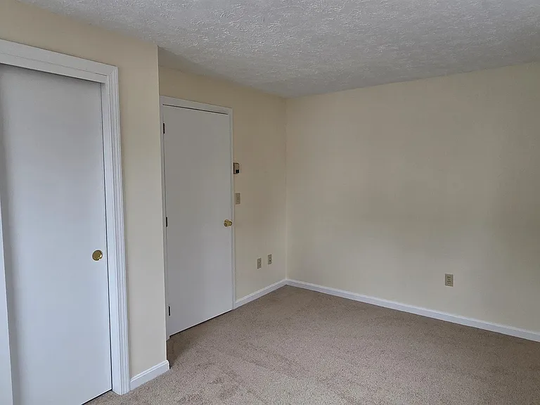 35 Westland Ave — Photo 14