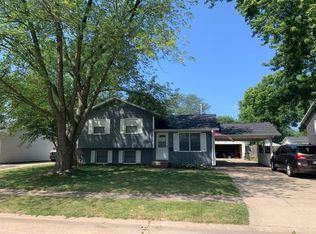 3570 El Dorado Dr, Bettendorf, IA 52722