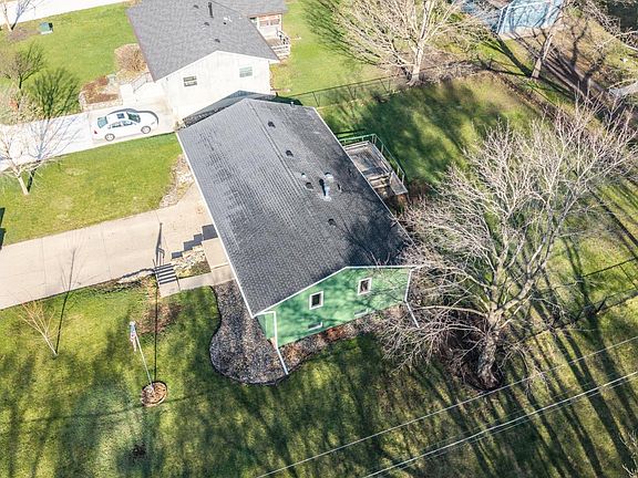 4th image of 400 Lockwood Dr