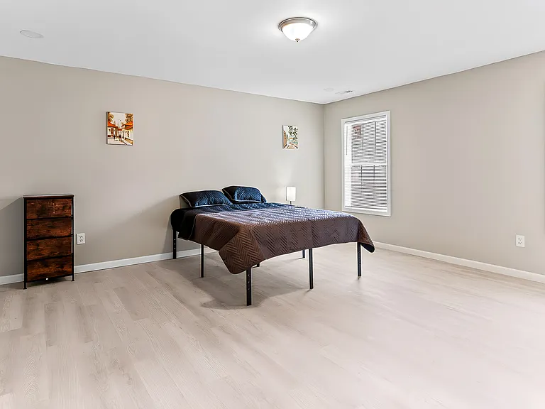 Collingwood Dr — Photo 2