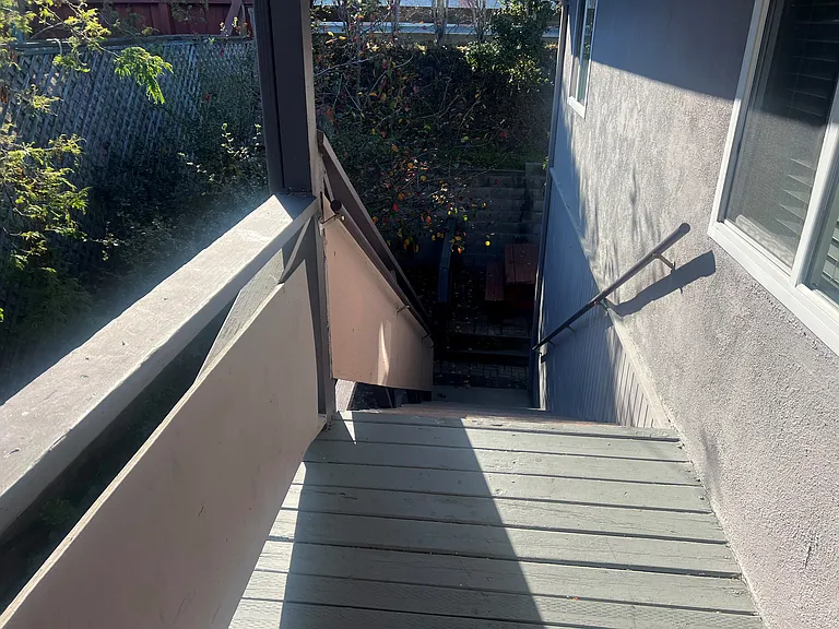 347 Hawthorne St — Photo 13