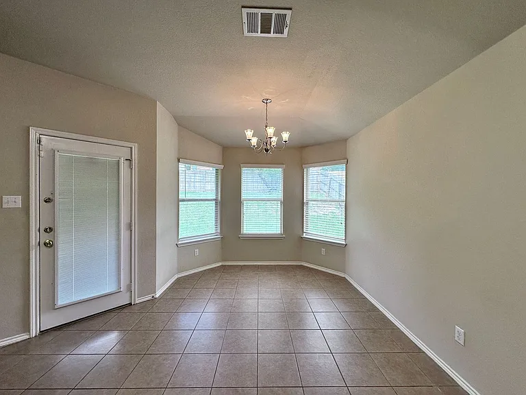 6806 Modesto Rd — Photo 14