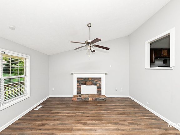 5th image of 54 Dane Ln