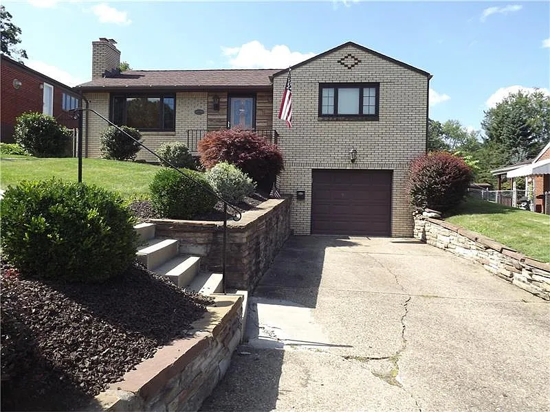 139 Maryal Dr photo 1