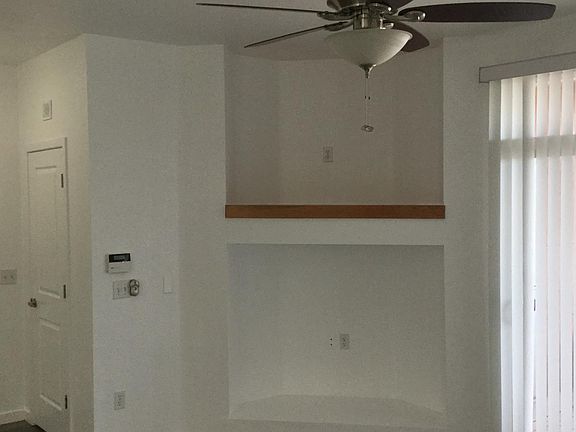 Entertainment center/electric fireplace insert