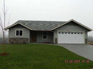 316 Cedar Rdg, Cave Junction, OR 97523