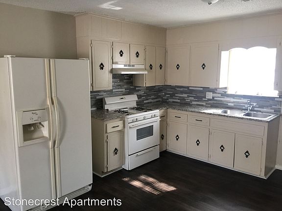 2nd image of 4416 Lynn Ln APT 65