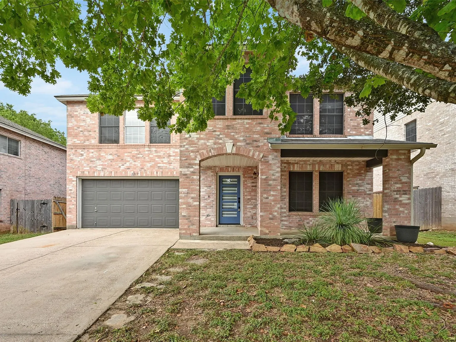 4 bed, 2.5 bath, 2526 sqft, $2,775 — Photo 1