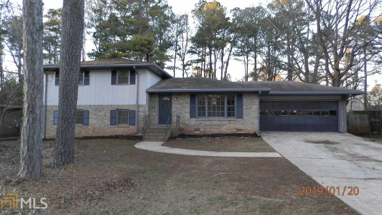 1413 Timberlane Rd photo 1