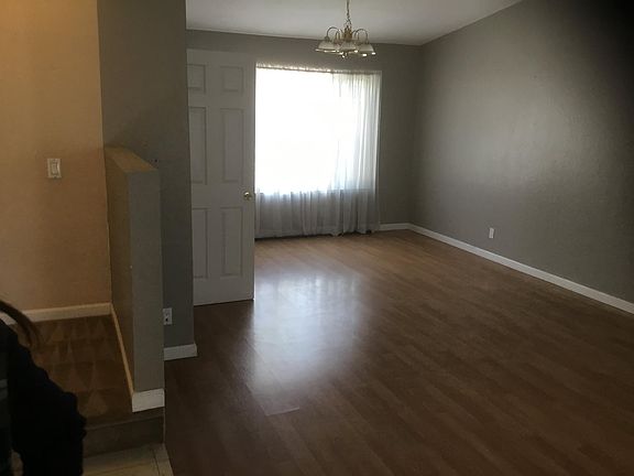 4th image of 2814 Deerwood Dr