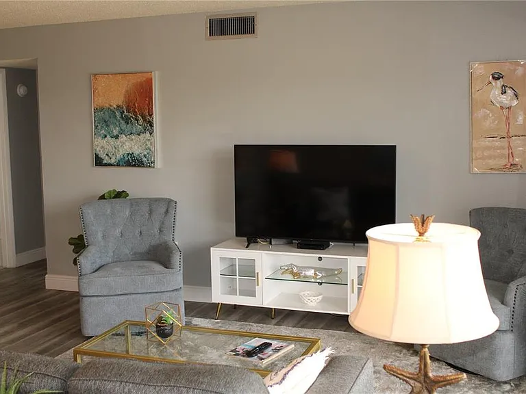 4240 Ironwood Cir #404 — Photo 12