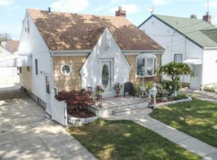 1032 Propp Ave, Franklin Square, NY 11010