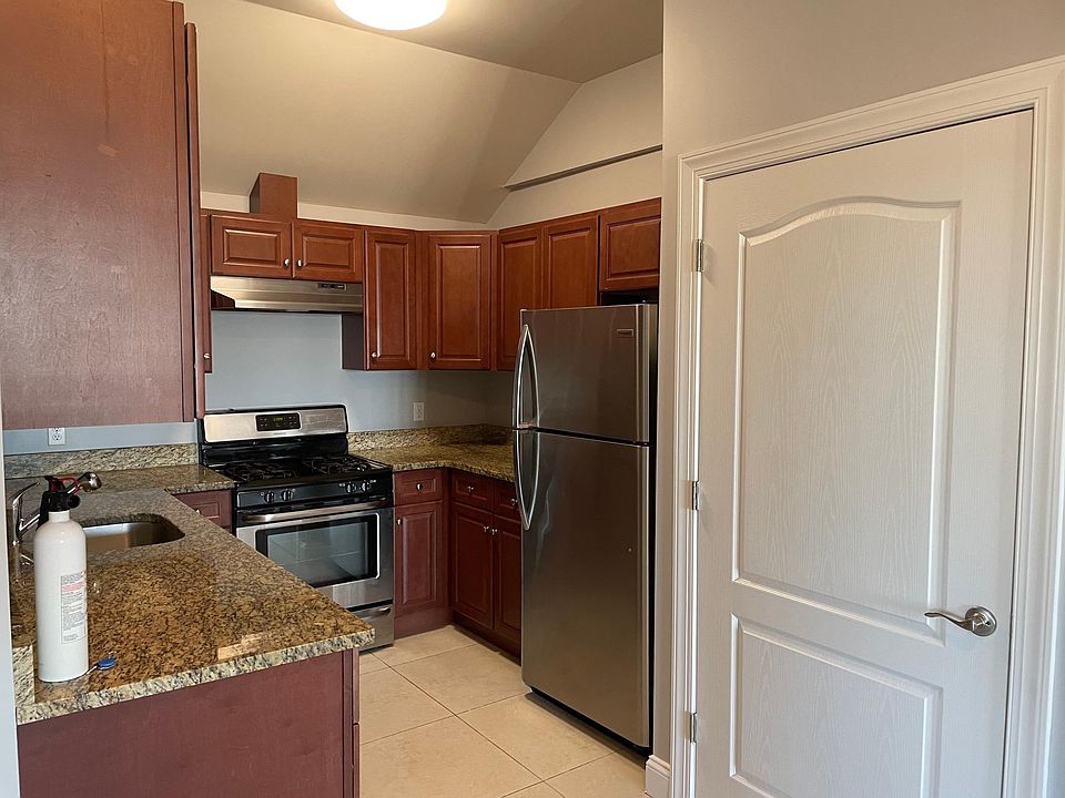 1st image of 410 Richmond Hill Rd #3A