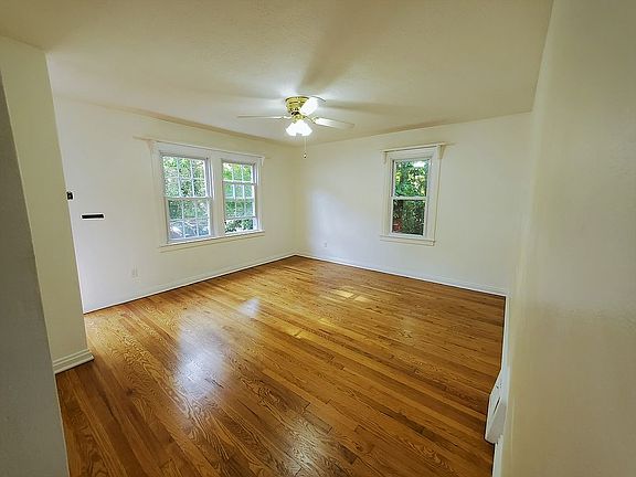 5th image of 2978 Hilleman Ave