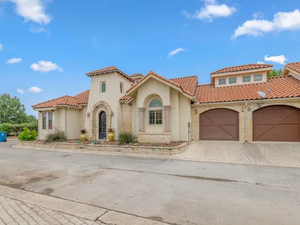 3801-1 Club House Rd E, Kerrville, TX 78028