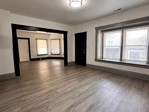 3rd image of 2907 E Jackson Ave #A