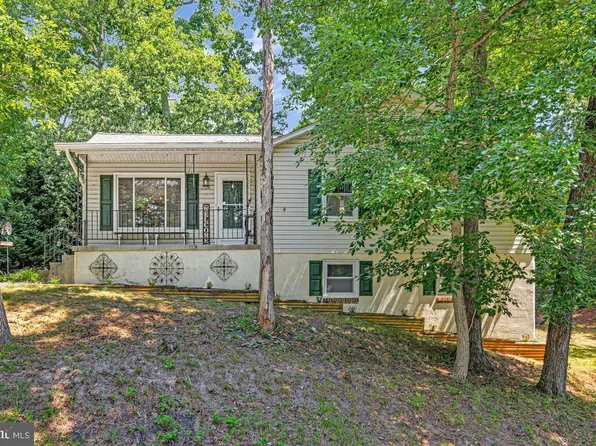 12128 Long Wolf Ln, Lusby, MD 20657