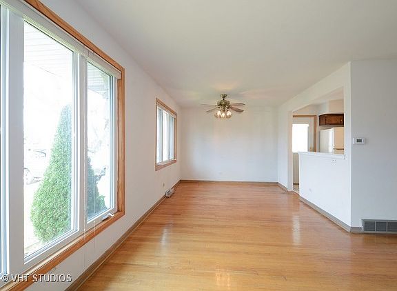 4th image of 9429 Menard Ave