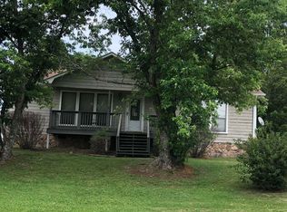 1101 Pebble Ln, Mount Olive, AL 35117