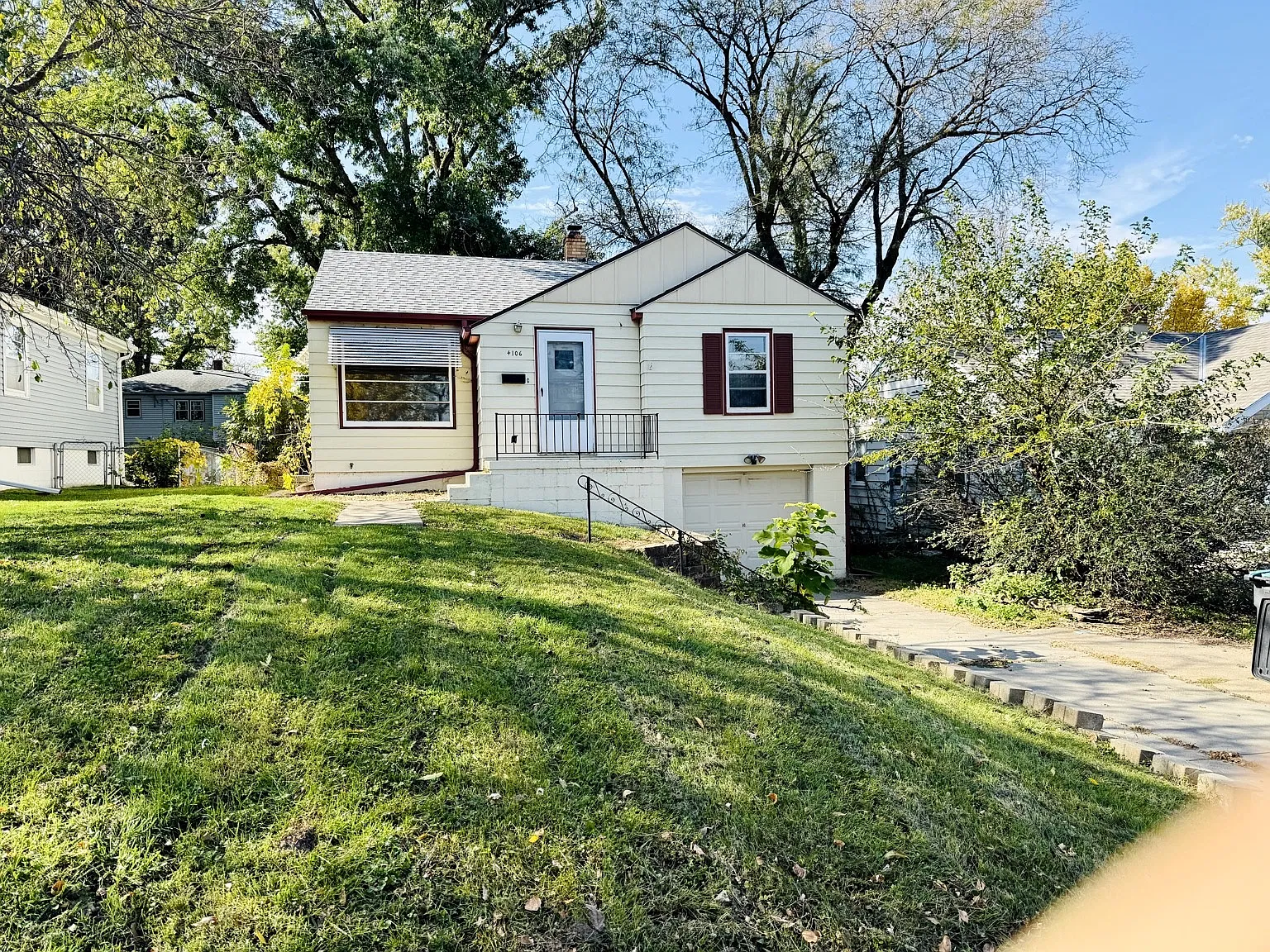 3 bed, 1216 sqft, $1,350 — Photo 1