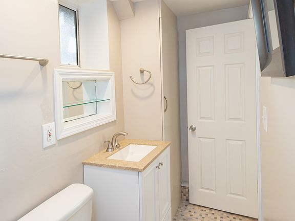 4th image of 331 Courtland Dr #B