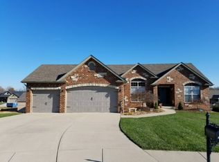 1236 Wentworth Ct, Troy, IL 62294