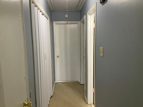 4th image of 4440 Wooddale Ave