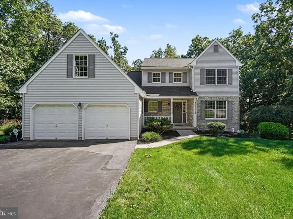 44 Teaberry Dr, Drums, PA 18222