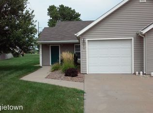 814 Douglas Way, Manhattan, KS 66502