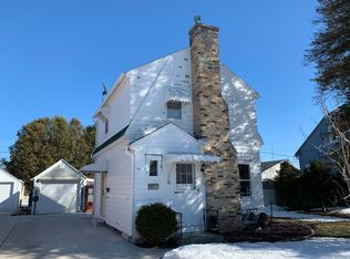 517 S 30th St, Manitowoc, WI 54220