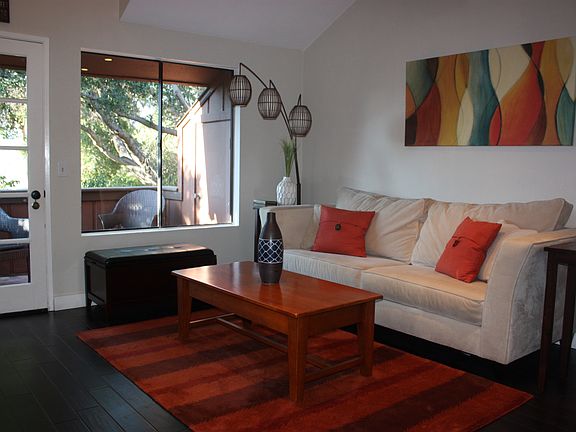 2nd image of 1050 Vista Del Pueblo APT 24