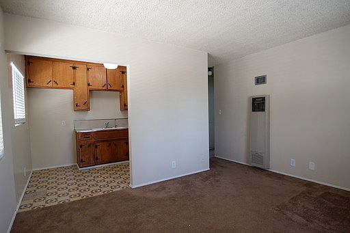 4th image of 122 N Marguerita Ave APT B