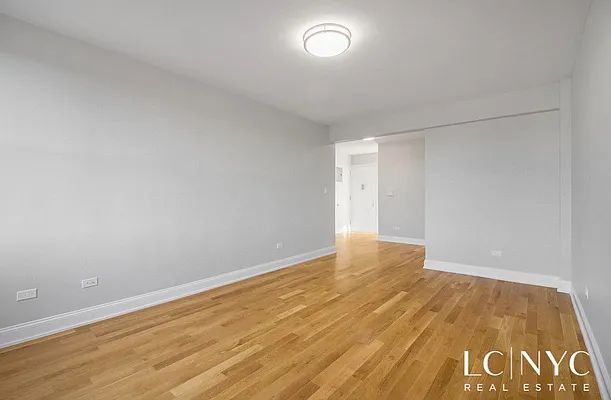 Rented by Keller Williams NYC | media 22
