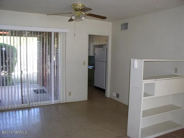 2 bed, 1.0 bath, 863 sqft, $925 — Photo 3