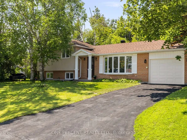 395 Harmon Rd, Orillia, ON L3V 2H3