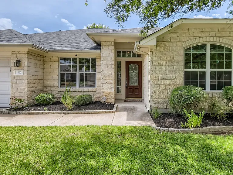 116 Copperwood Loop — Photo 2