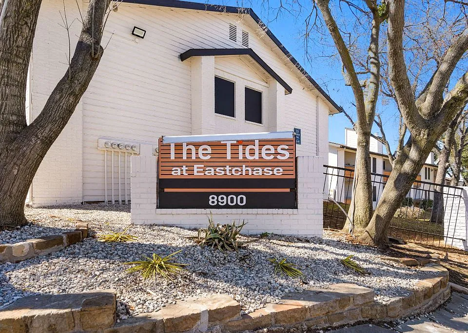 Tides at Eastchase