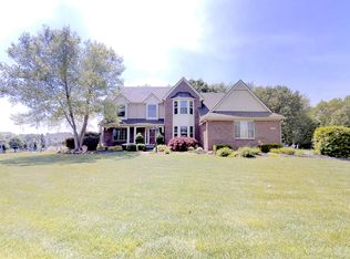 12900 Woodgrove Dr, South Lyon, MI