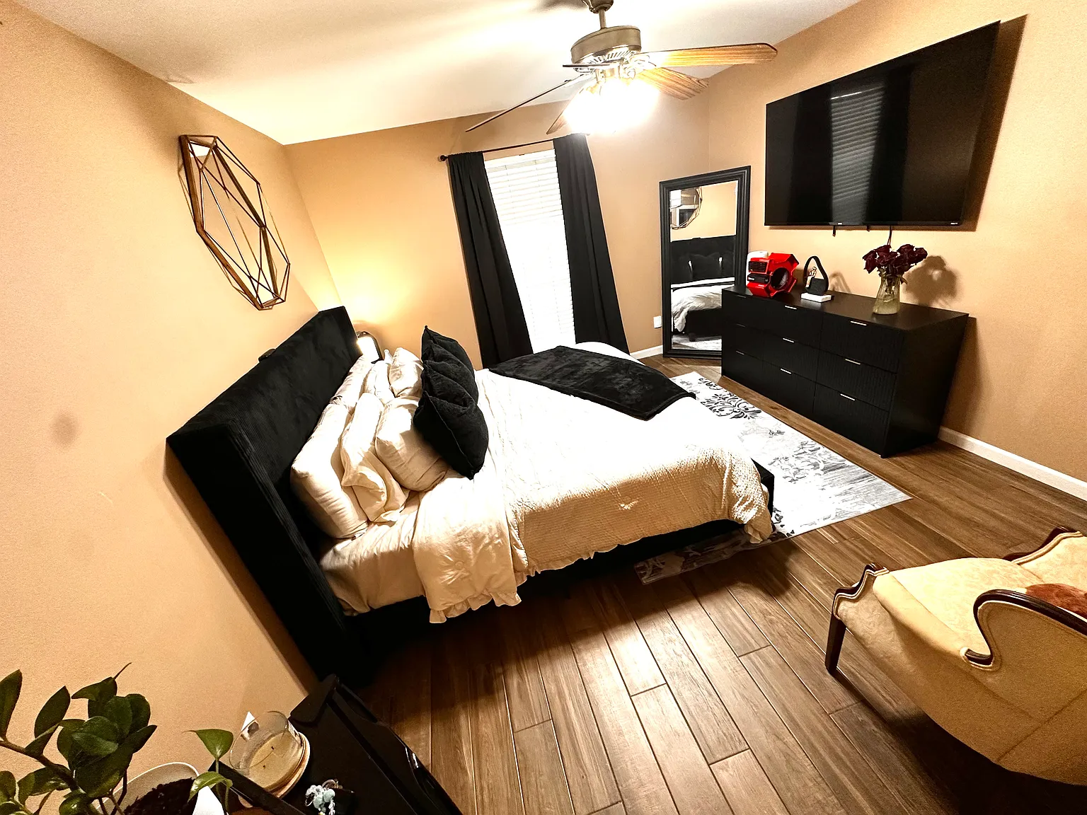 2 bed, 988 sqft, $1,325 — Photo 4