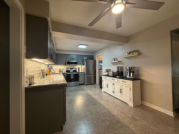 5th image of 1265 Valley View Dr