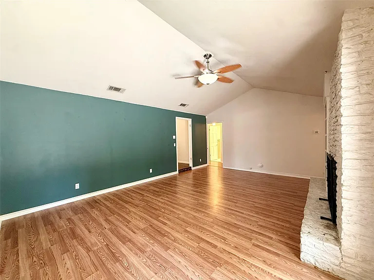 6301 Emory Ln — Photo 3