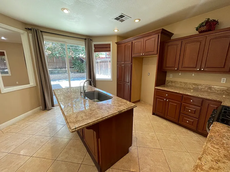 7832 Danner Ct — Photo 4