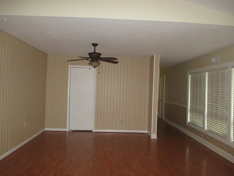 41 Greenside Ln — Photo 8