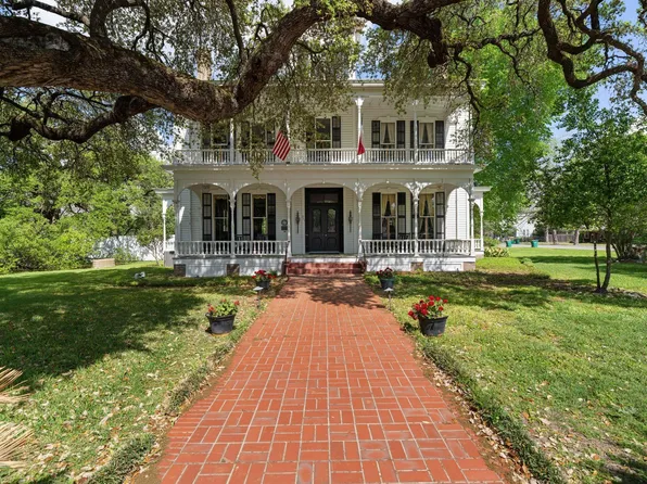 351 E Colorado St, La Grange, TX 78945