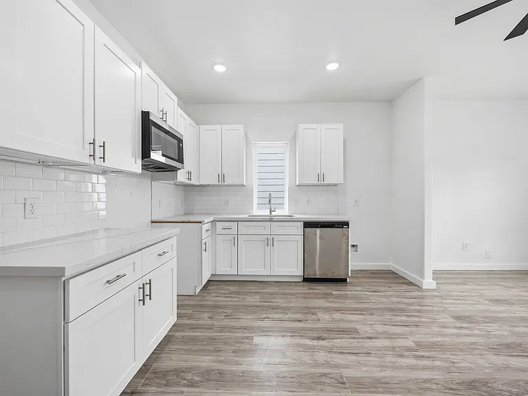 7502 Laura C D Koppe Rd — Photo 6