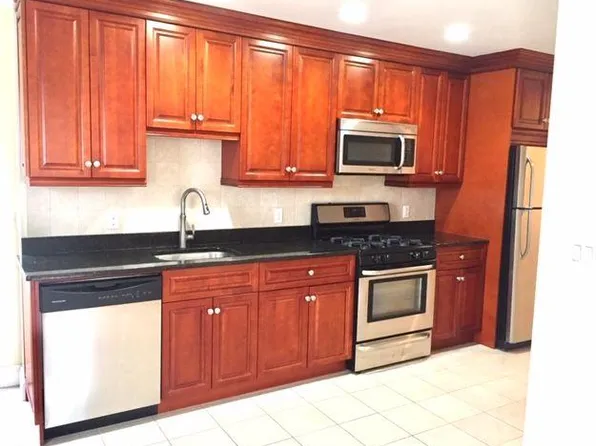 12 Clinton Ave, Pleasantville, NY 10570